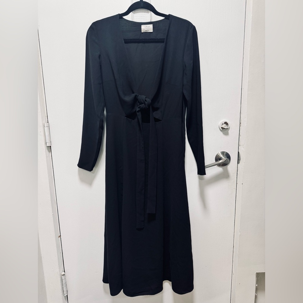Aritzia Babaton | Long Sleeve Wrap Dress | size 8 | Black